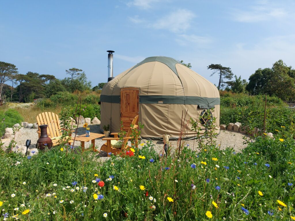 Glamping Yurt with private hot tub